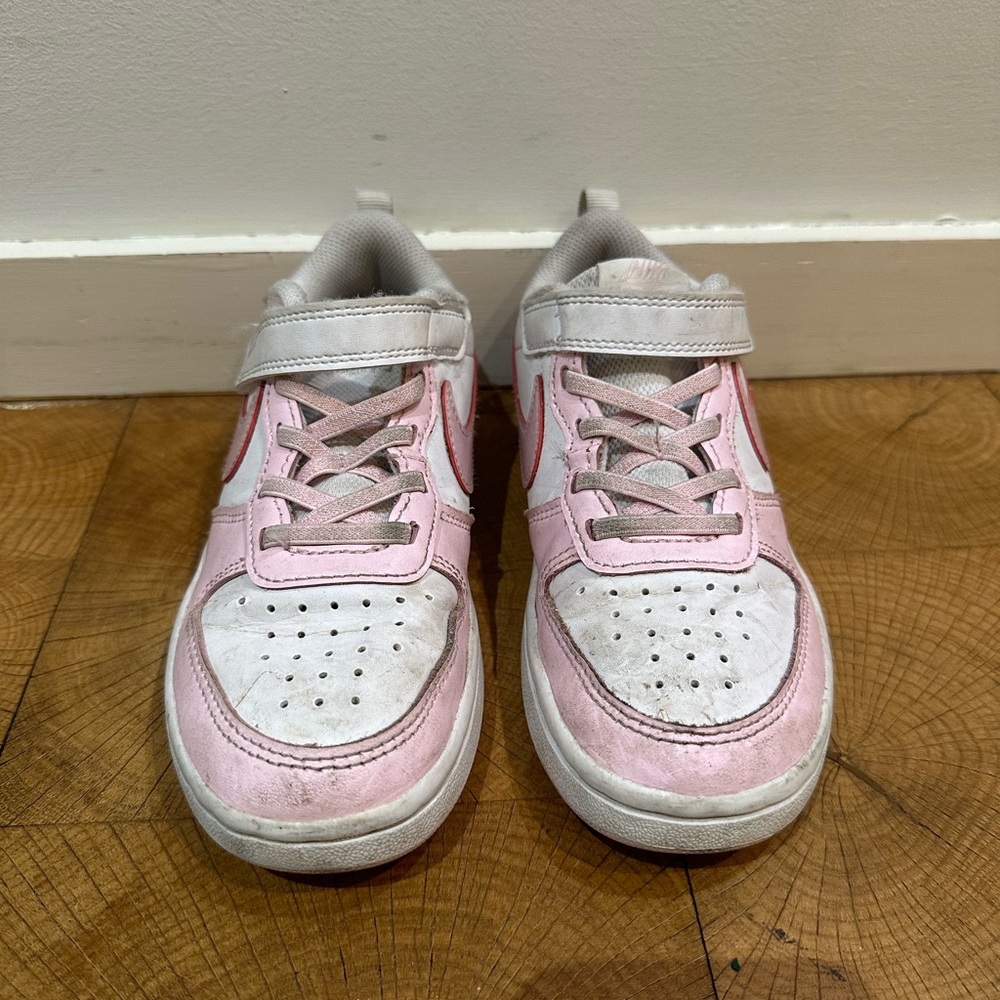Nike girls pink sneakers.
